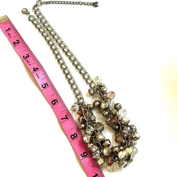 Loft cluster beaded statement necklace - Picture 5 of 7